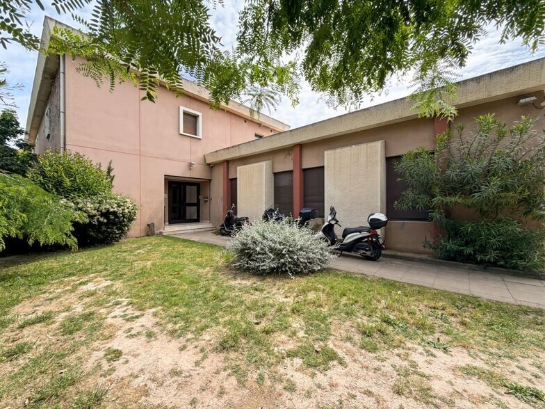 25 Rue Elie Pelas, Marseille à vendre - Photo du bâtiment - Image 3 de 19