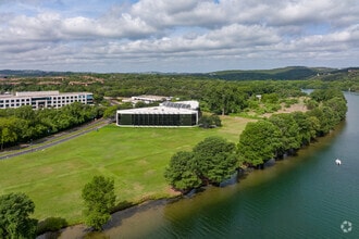 5000 Plaza On The Lake Dr, Austin, TX - AERIAL  map view