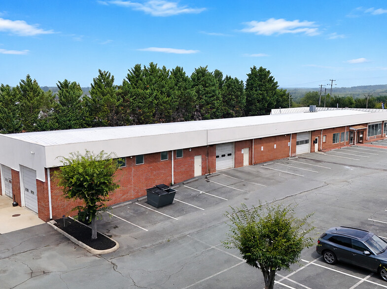 1389 Richmond Rd, Charlottesville, VA for lease - Building Photo - Image 3 of 4