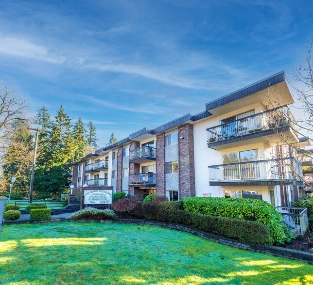 1320 King Albert Ave, Coquitlam, BC à vendre - Photo du bâtiment - Image 3 de 7
