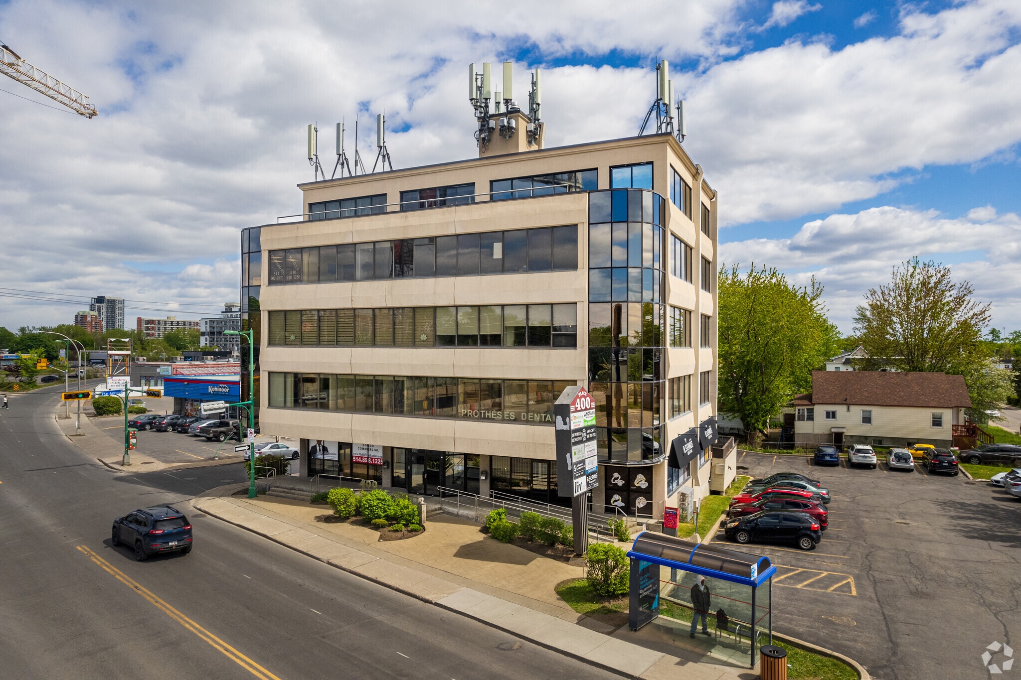 400 Boul Curé-Labelle, Laval, QC à vendre Photo du bâtiment- Image 1 de 8