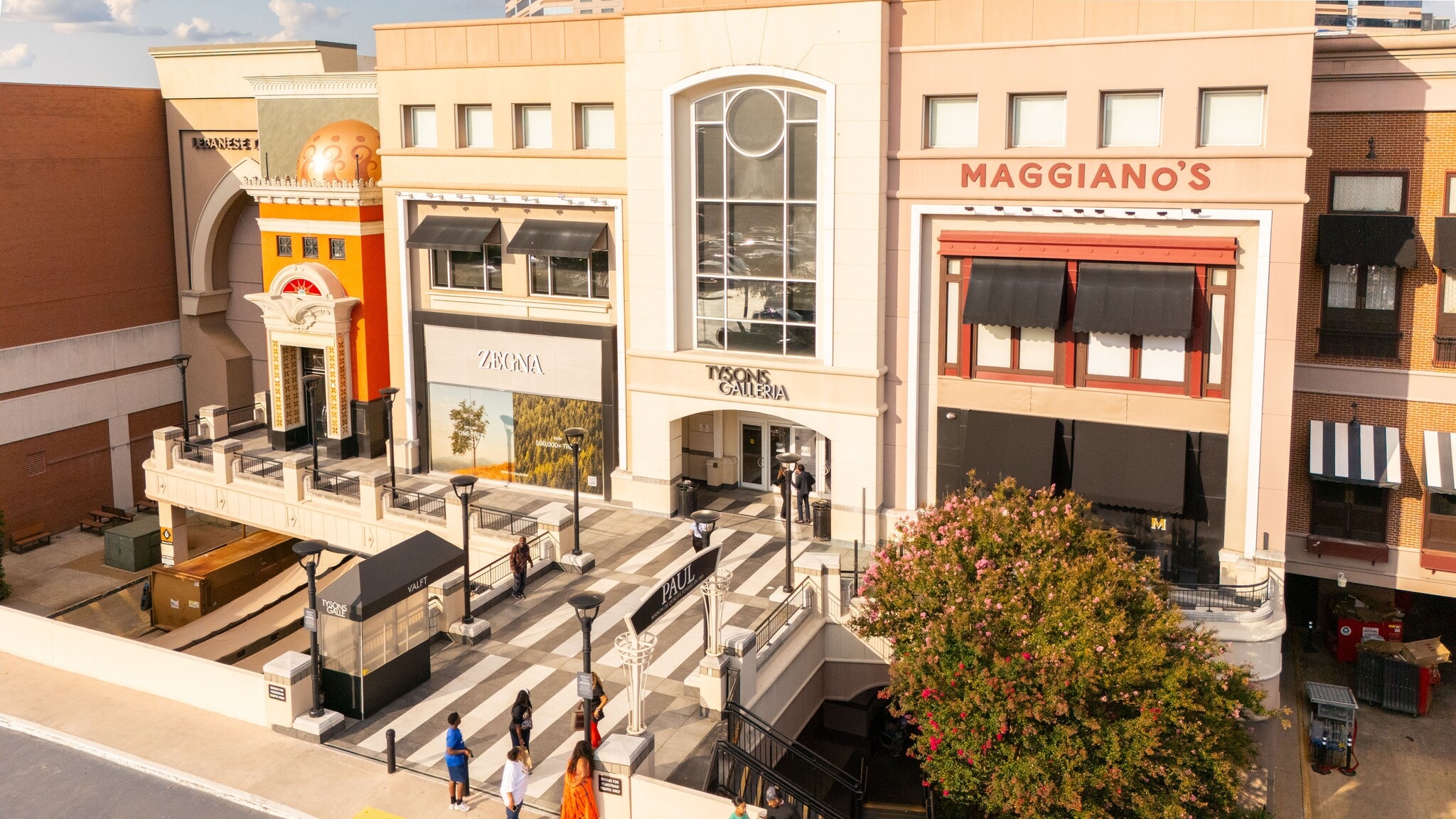 1651-2255 International Dr, McLean, VA à louer Photo principale- Image 1 de 9