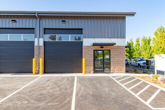 2754 SW 6th St, Redmond, OR for lease Building Photo- Image 2 of 2