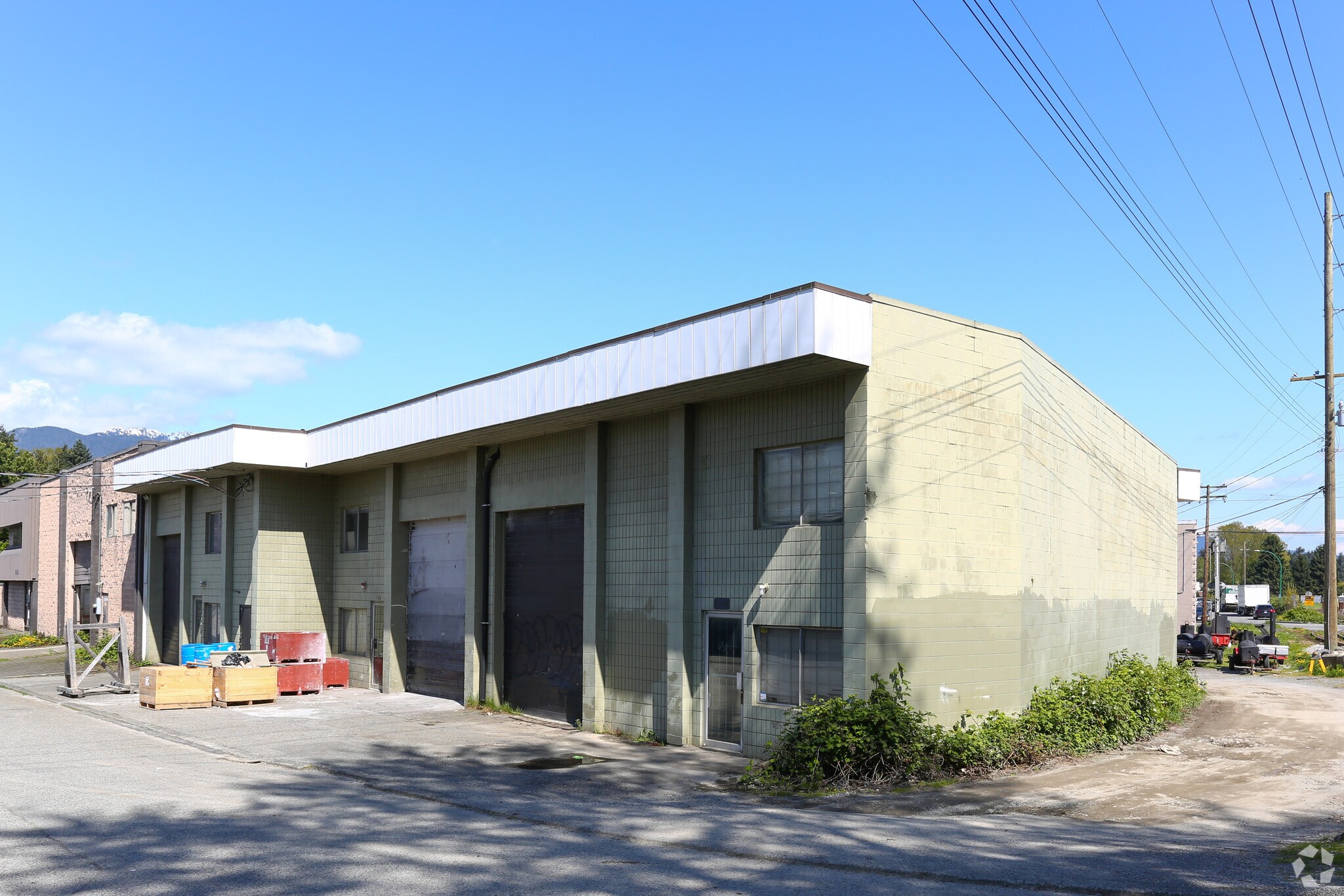 102 Charles St, North Vancouver, BC for sale Primary Photo- Image 1 of 1