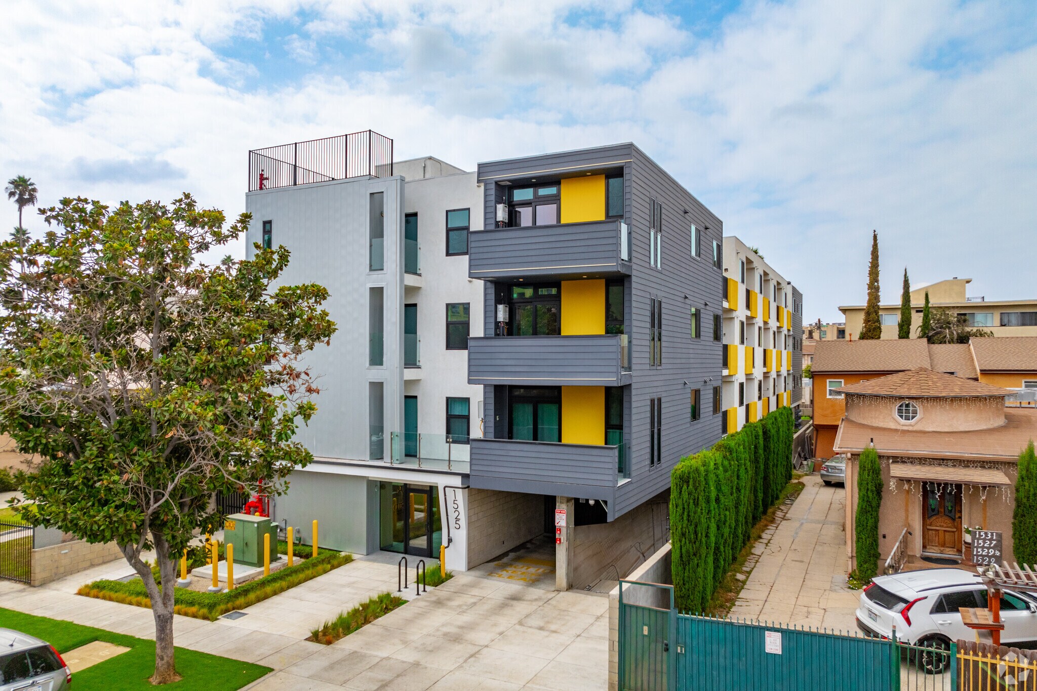 1525 N Hobart Blvd, Los Angeles, CA à vendre Photo principale- Image 1 de 1