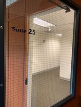 103 Schelter Rd, Lincolnshire, IL for lease Interior Photo- Image 1 of 3