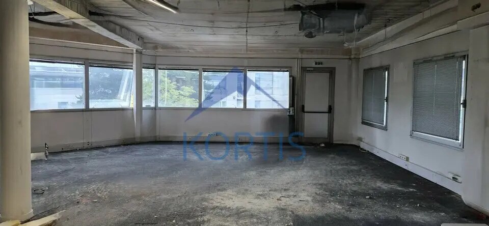 Office in Bron for lease - Interior Photo - Image 1 of 6