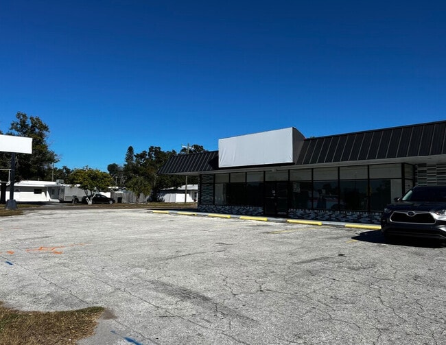 More details for 2108 49th St S, Saint Petersburg, FL - Retail for Sale