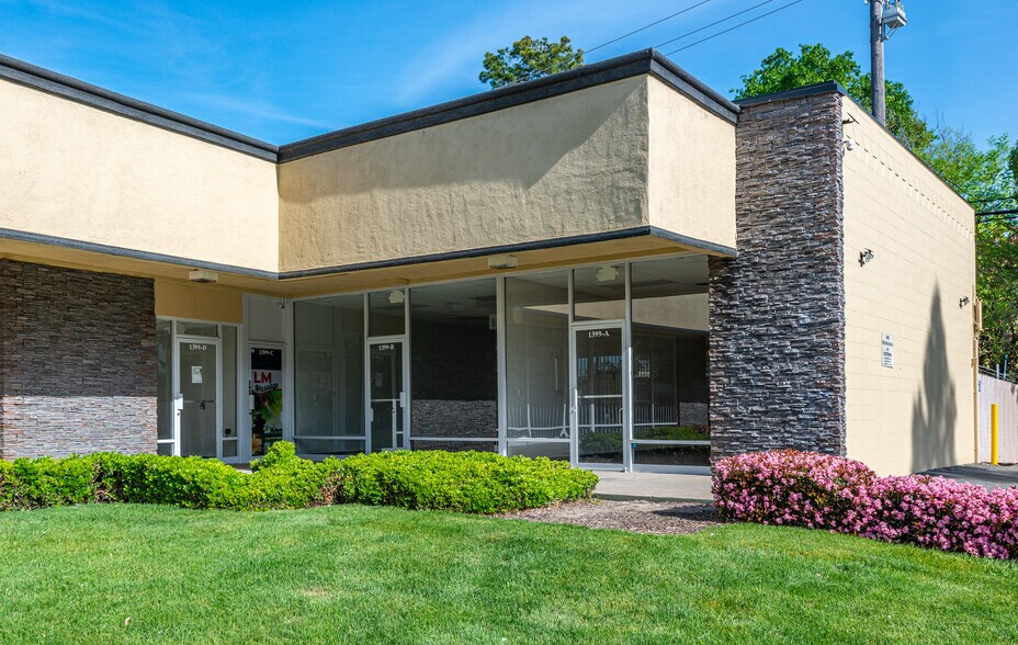 1381-1399 Florin Rd, Sacramento, CA à louer - Photo du bâtiment - Image 3 de 5