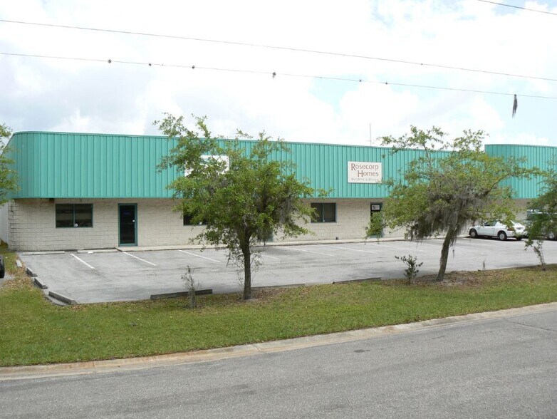 2147 Porter Lake Dr, Sarasota, FL à louer - Photo du bâtiment - Image 1 de 1