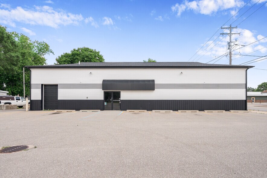 805 Maple St, Big Rapids, MI à vendre - Photo du bâtiment - Image 2 de 23