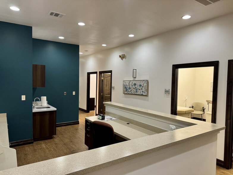1130 Cottonwood Crk, Cedar Park, TX for sale - Interior Photo - Image 3 of 7