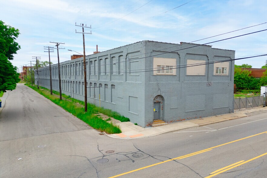 6501 Mack Ave, Detroit, MI à vendre - Photo du bâtiment - Image 1 de 9