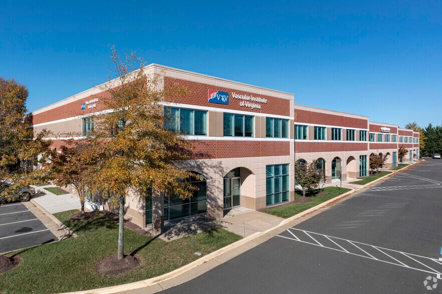 14049-14089 Crown Ct, Woodbridge, VA for lease - Building Photo - Image 1 of 7