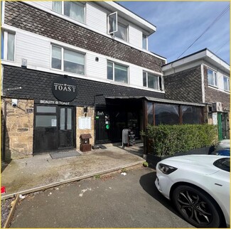 Plus de détails pour 364 Meltham Rd, Huddersfield - Vente au détail à louer