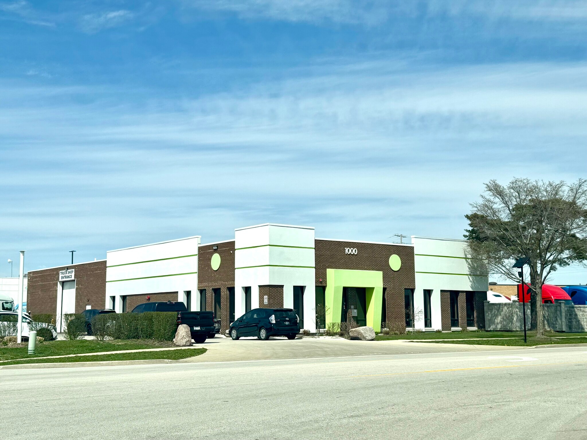 1000 Lively Blvd, Elk Grove Village, IL for lease Primary Photo- Image 1 of 2