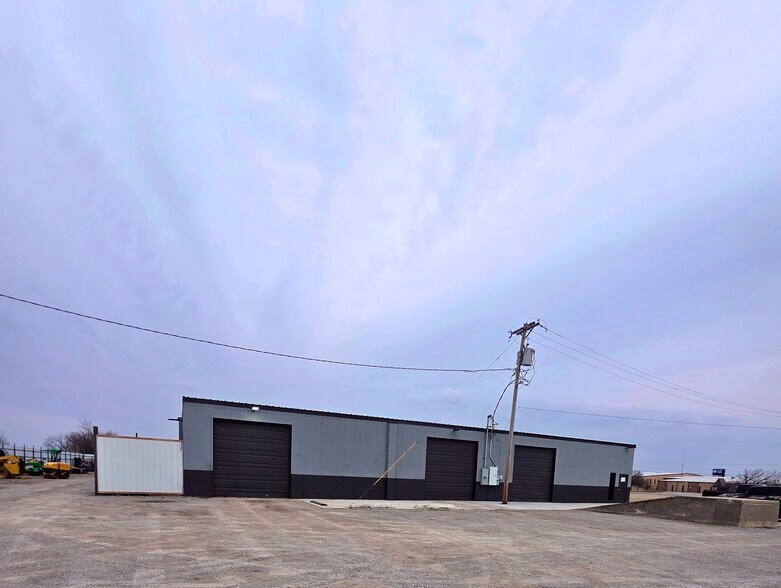 211 SW Texas Ave, Lawton, OK à vendre - Photo principale - Image 1 de 17