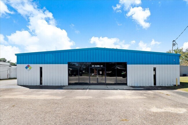 Plus de détails pour 101 Dunn St, Four Oaks, NC - Commerce de détail à vendre