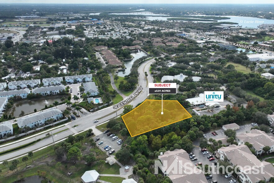 211 SE Central Pky, Stuart, FL à vendre - Photo du bâtiment - Image 1 de 7