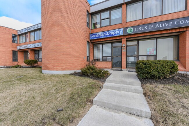 Plus de détails pour 750 Oakdale Rd, Toronto, ON - Flex à vendre