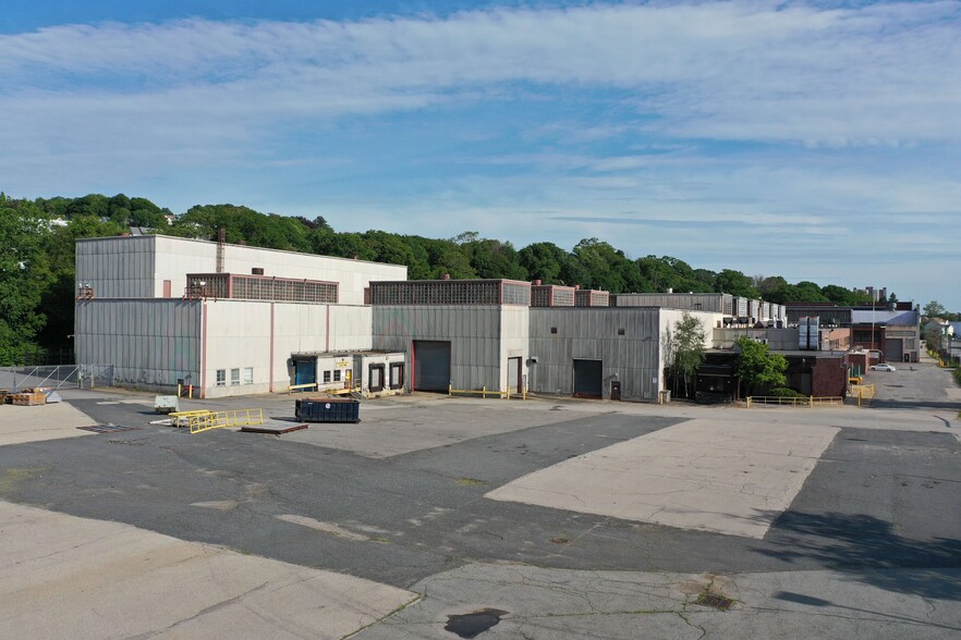 40-88 Crescent St, Worcester, MA for lease - Building Photo - Image 2 of 14