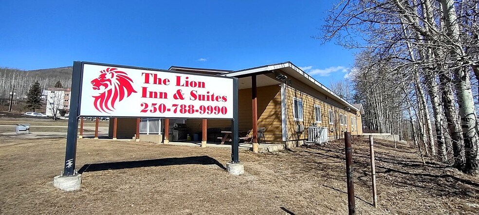 5132 46th Ave NW, Chetwynd, BC à vendre - Photo du bâtiment - Image 2 de 8
