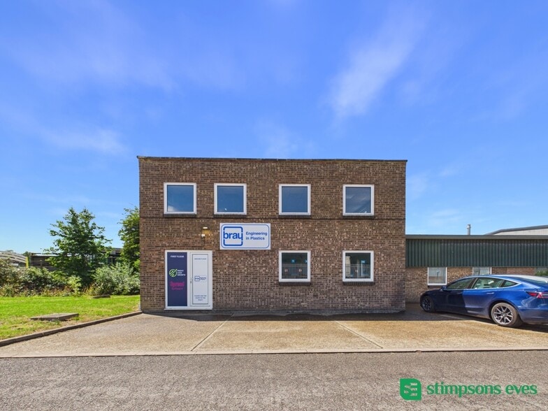 Cherrycourt Way, Leighton Buzzard à louer - Photo du bâtiment - Image 2 de 2