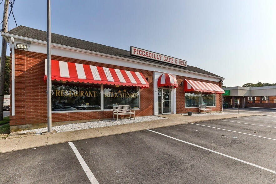 1105 MA-28 Rt, South Yarmouth, MA à vendre - Photo du bâtiment - Image 3 de 53