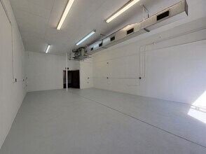 9225 Ulmerton Rd, Largo, FL à louer Photo intérieure- Image 1 de 6