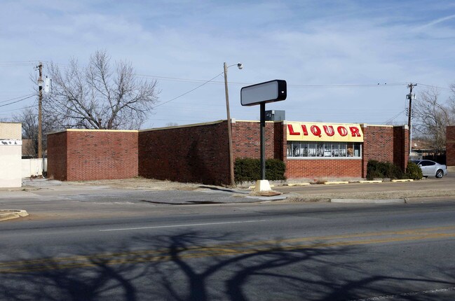 More details for 1317 SW 44th St, Oklahoma City, OK - Retail for Sale