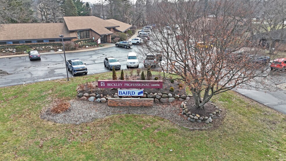 4625 Beckley Rd, Battle Creek, MI à vendre - Photo du bâtiment - Image 2 de 22