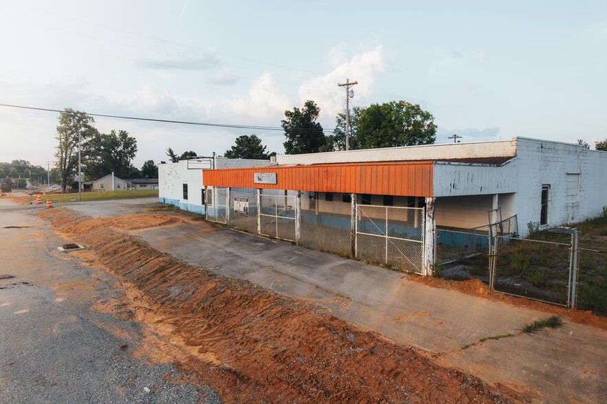 1470 S Jefferson Ave, Cookeville, TN for sale - Primary Photo - Image 1 of 41