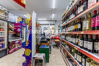 Retail in Barcelona, Barcelona for lease Interior Photo- Image 2 of 12