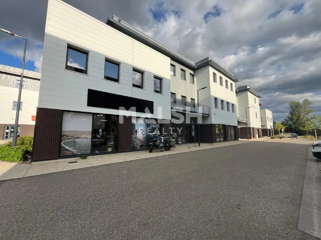 Flex in Genay for lease Building Photo- Image 1 of 13