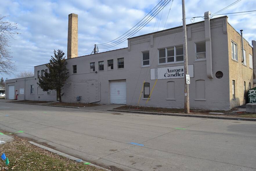 714 Division St, Oshkosh, WI for sale - Primary Photo - Image 1 of 36