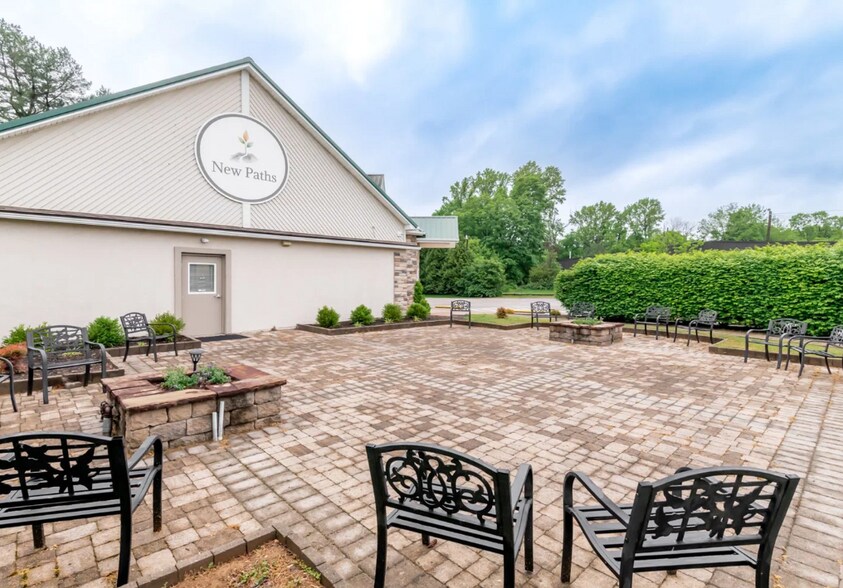 1008 Commerce Blvd, Bardstown, KY à vendre - Photo du bâtiment - Image 2 de 5