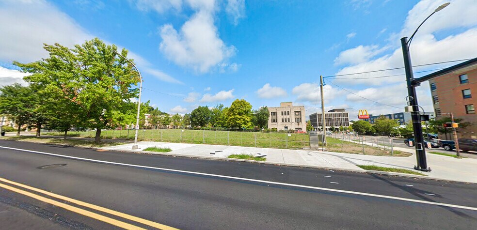 5707 Penn Ave, Pittsburgh, PA à louer - Photo du bâtiment - Image 3 de 5