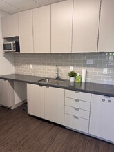 3838 Camino del Rio N, San Diego, CA à louer Photo intérieure- Image 2 de 6