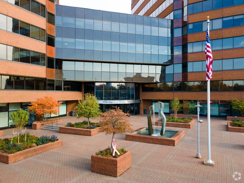 3773 Cherry Creek North Dr, Denver, CO à louer - Photo du bâtiment - Image 2 de 12