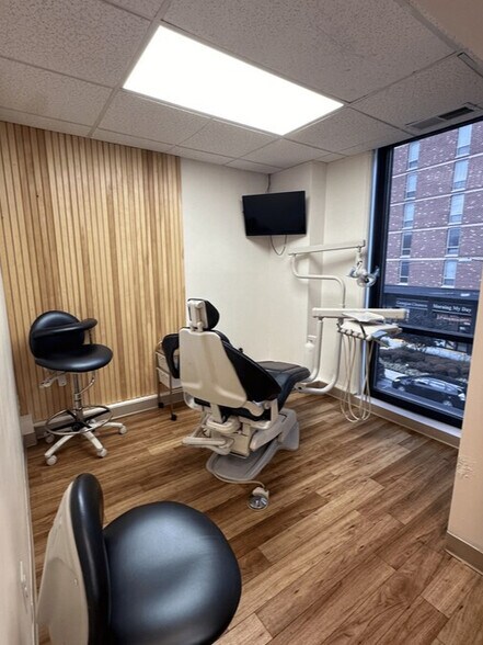 8730 Georgia Ave, Silver Spring, MD à louer - Photo intérieure - Image 2 de 10