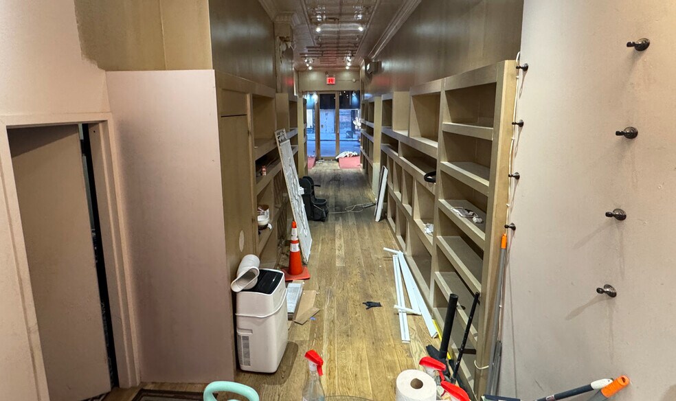 233 E 59th St, New York, NY à louer - Photo du bâtiment - Image 3 de 5