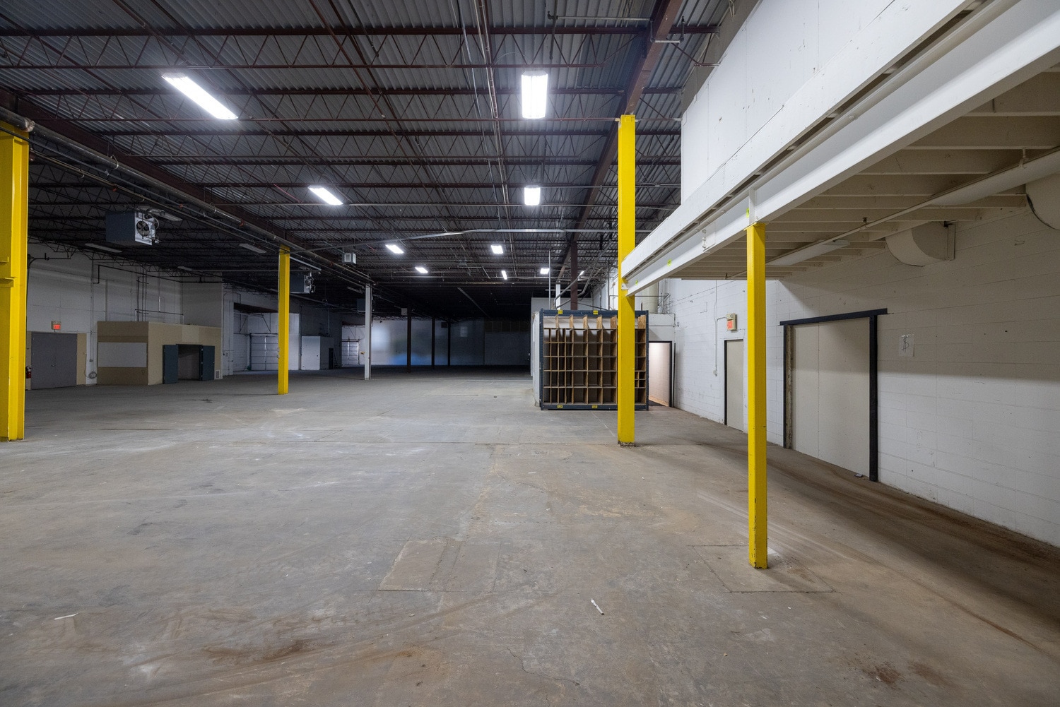 5600-5628 Lincoln Dr, Edina, MN for lease Interior Photo- Image 1 of 20