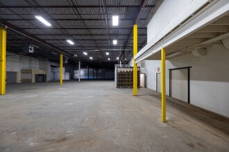 5600-5628 Lincoln Dr, Edina, MN for lease Interior Photo- Image 1 of 20