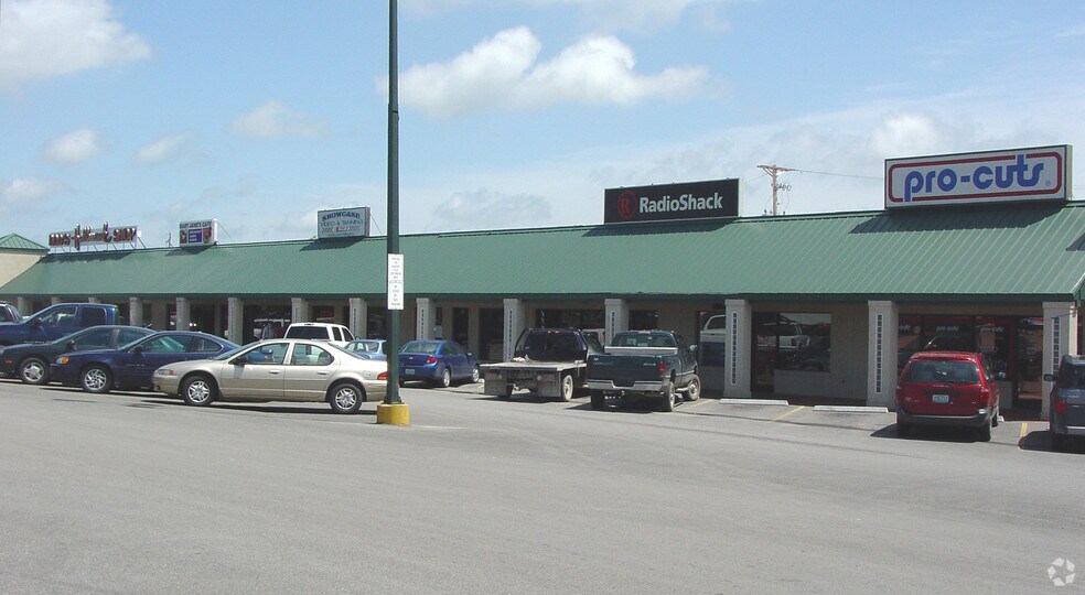 721-727 N Charles St, Warrensburg, MO à louer - Photo du bâtiment - Image 2 de 7