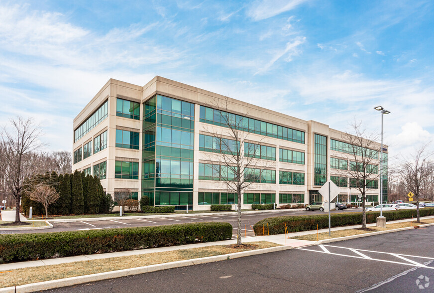 100 Princeton South Corporate Ctr, Ewing, NJ for lease - Building Photo - Image 2 of 5