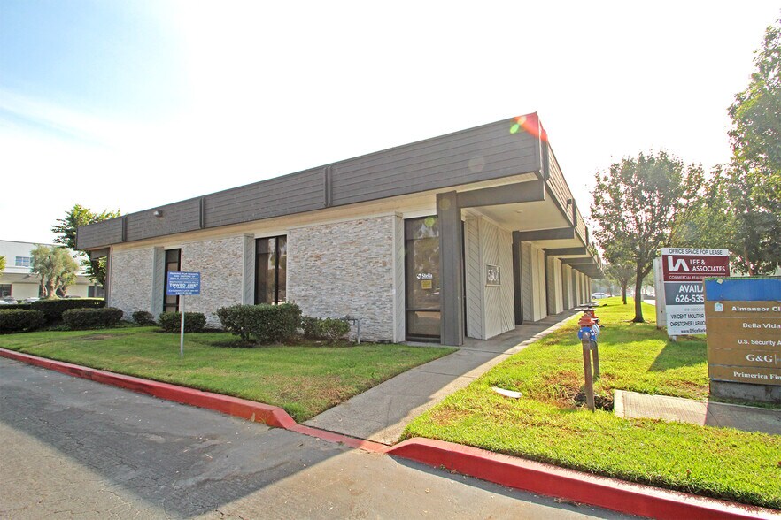 5900 S Eastern Ave, Commerce, CA à louer - Photo du bâtiment - Image 2 de 15