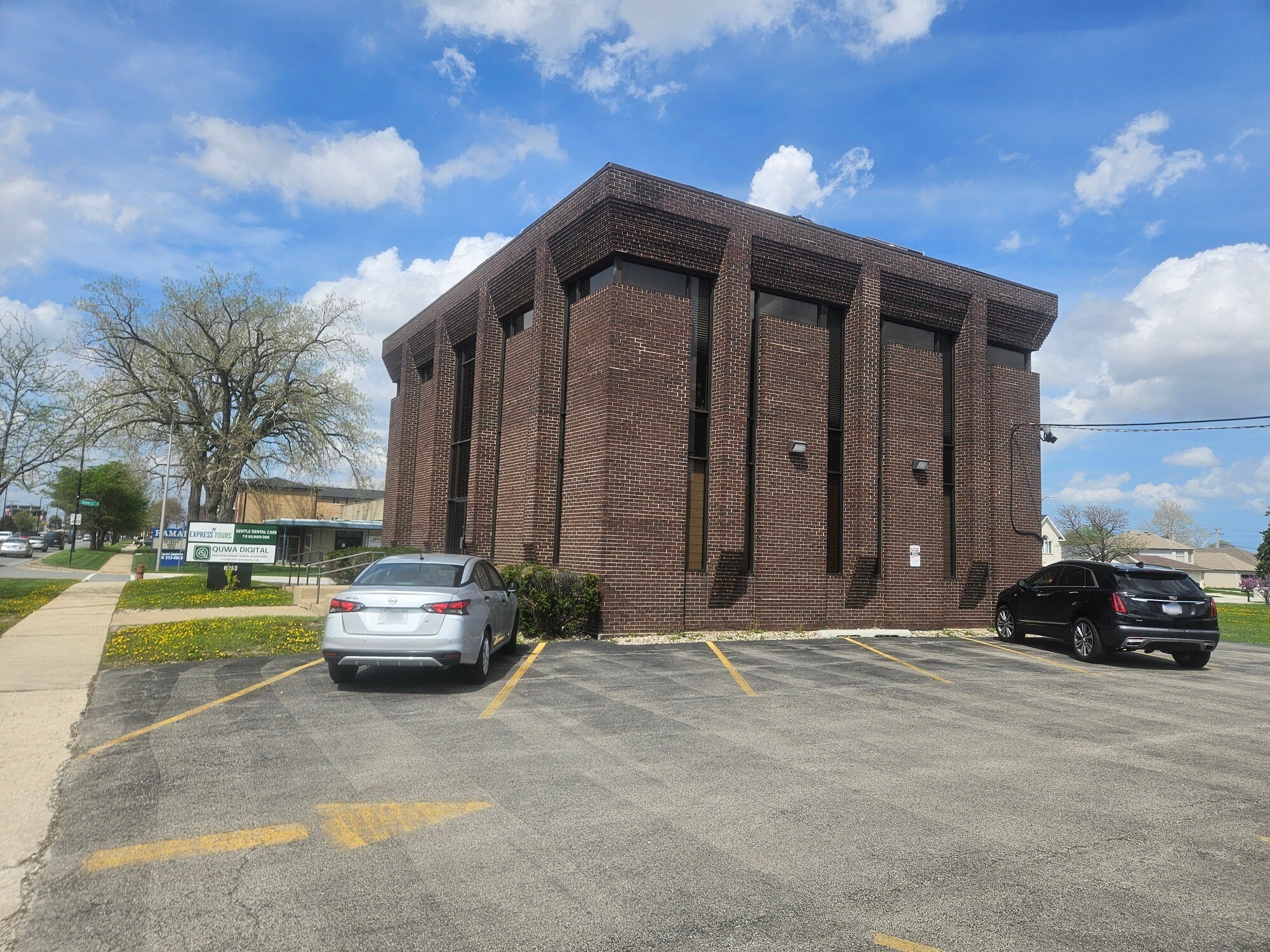 8233 S Harlem Ave, Bridgeview, IL à louer Photo principale- Image 1 de 21