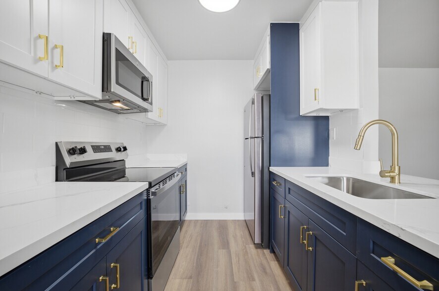 725 Guy Ave, Norfolk, VA à vendre - Photo du bâtiment - Image 3 de 8