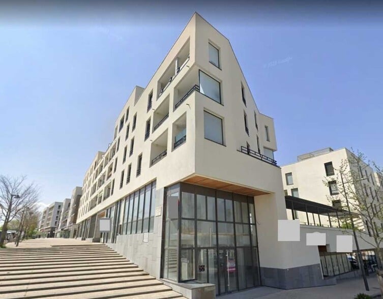 8-10 Boulevard Castellane, Sathonay-Camp for lease - Building Photo - Image 2 of 6