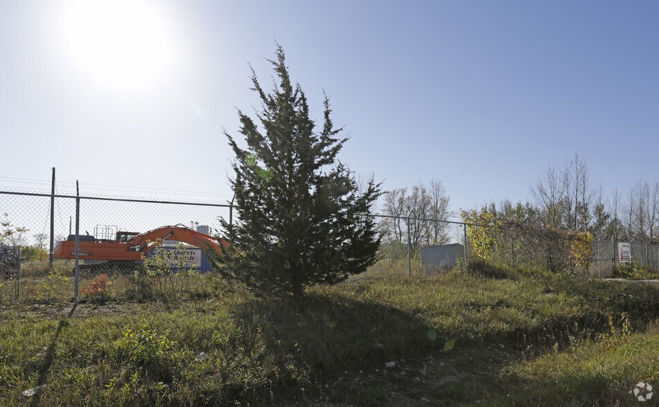 54 Campbell Rd, Guelph, ON à louer - Photo du bâtiment - Image 3 de 5